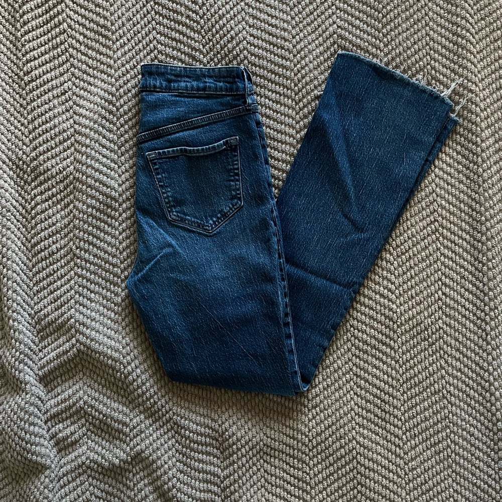 Old Navy High-Rise Kicker Boot-Cut Jeans in Dark Blue